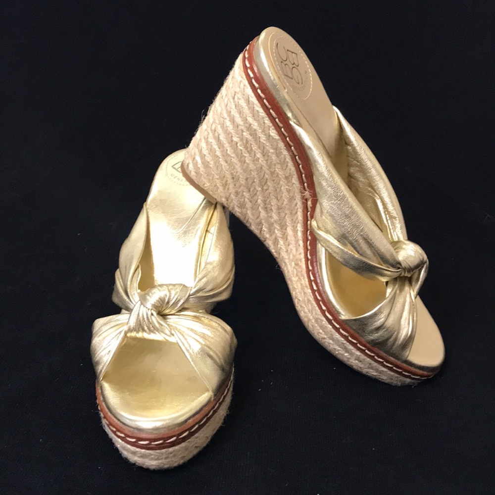 Bcbgenerations Metallic Gold Platform Wedges Size6 - image 1